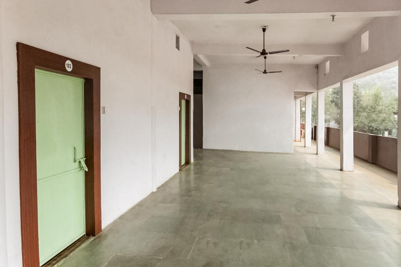 Oyo 69647 Yash Lodge Jabalpur Bagian luar foto