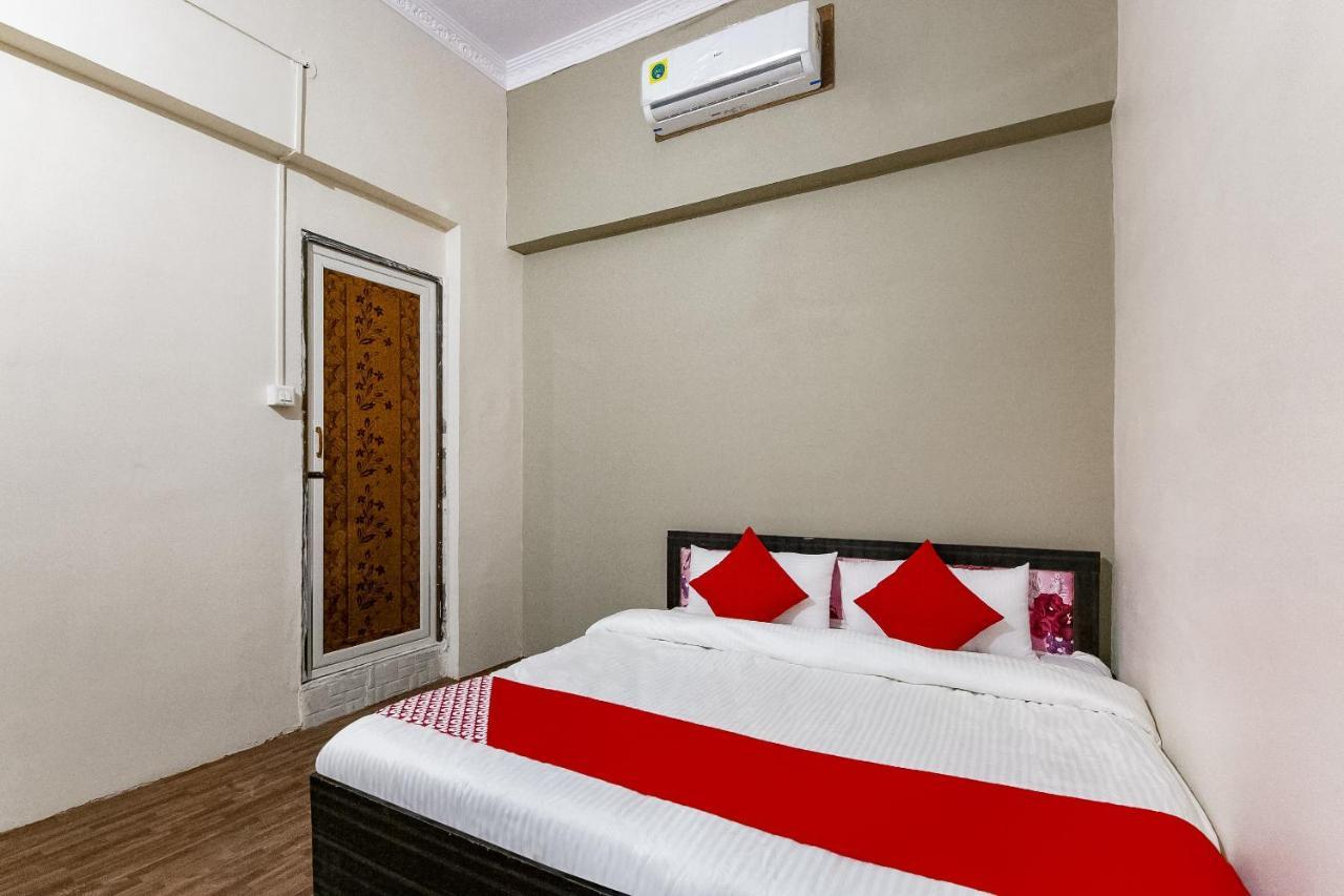 Oyo 69647 Yash Lodge Jabalpur Bagian luar foto